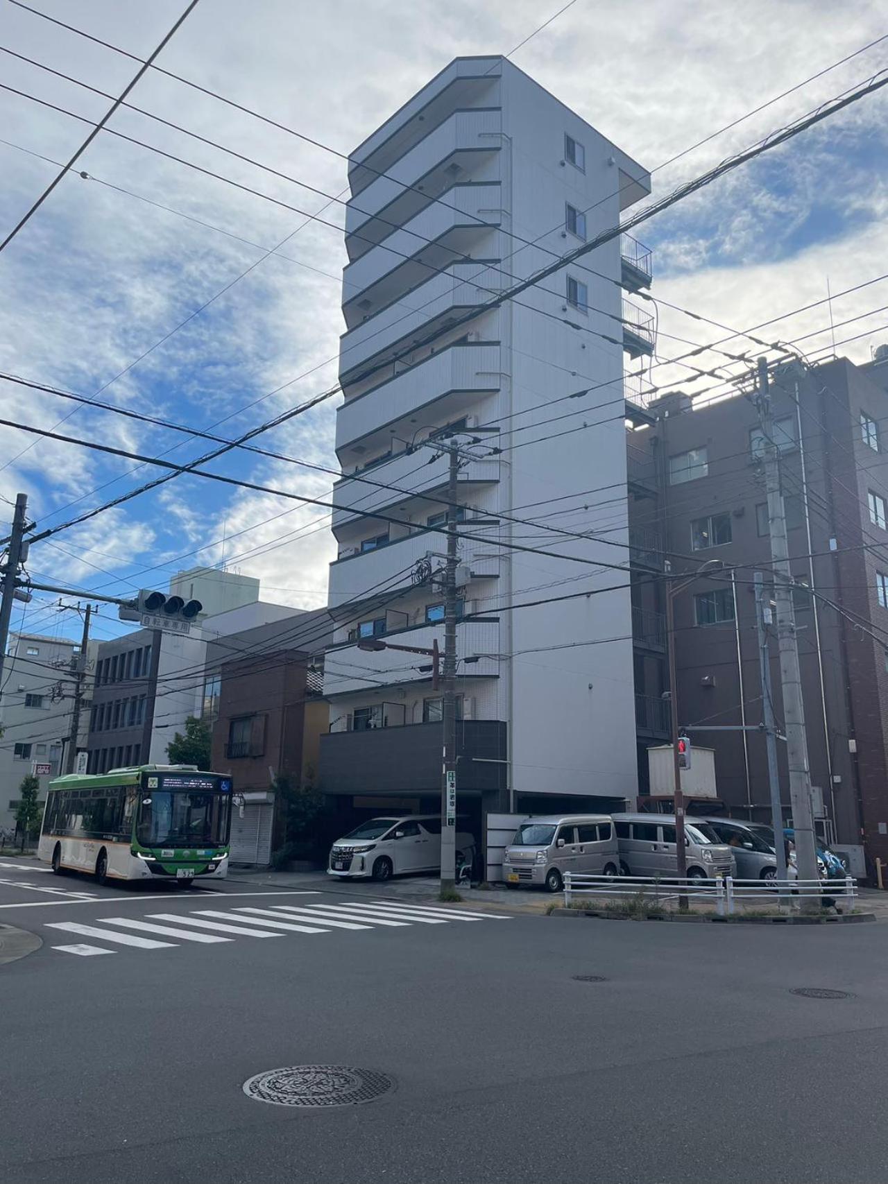 Calum Asakusa Imado Tokyoカルム浅草今戸ツインルーム新築民泊東京浅草隅田川今戸神社近くスカイツリー見えるコンビニコインランドリー近くある浅草駅まで徒歩圏内アクセス便利成田空港羽田空港銀座渋谷東京駅直通 Kültér fotó